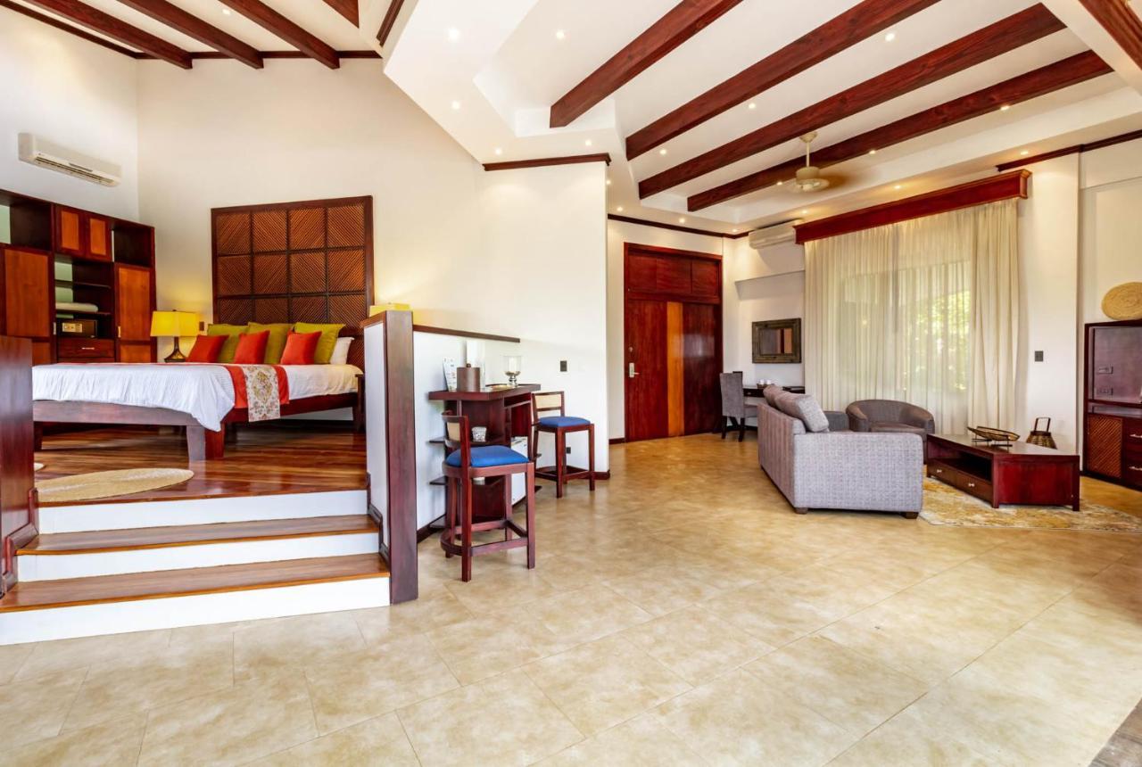 Hotel Bosque Del Mar Playa Hermosa エクステリア 写真